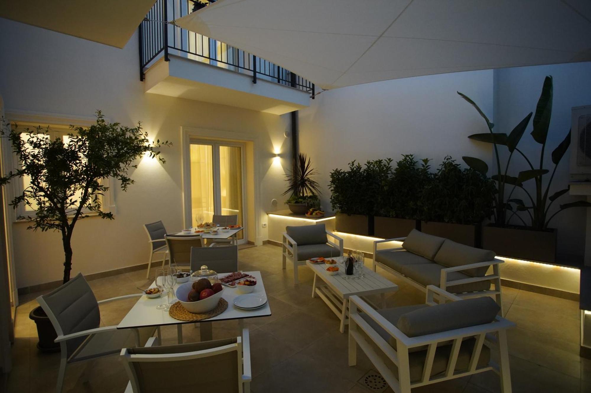 Palazzo Bibbi - Rooms To Live Reggio di Calabria Bagian luar foto