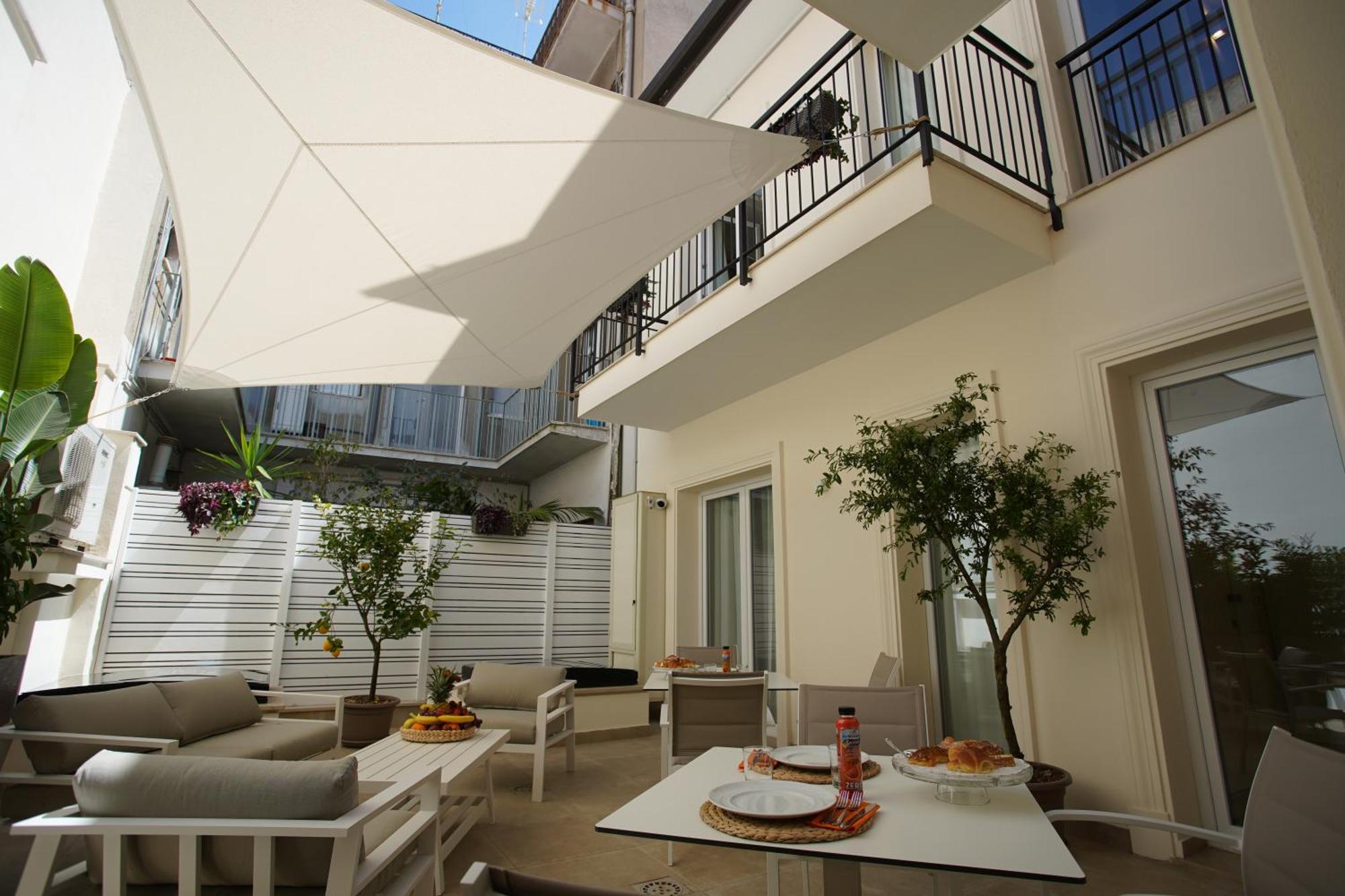Palazzo Bibbi - Rooms To Live Reggio di Calabria Bagian luar foto