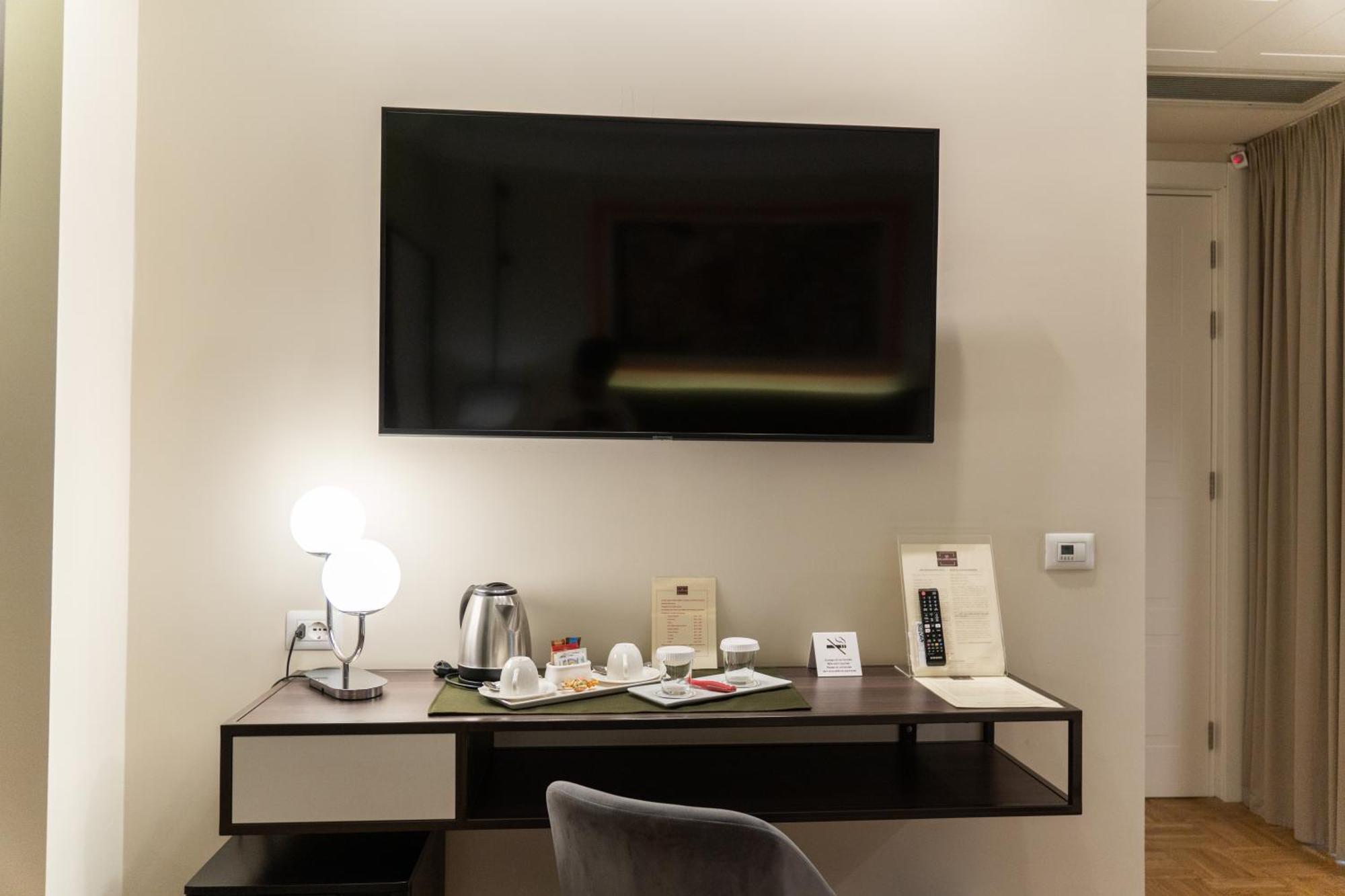Palazzo Bibbi - Rooms To Live Reggio di Calabria Bagian luar foto