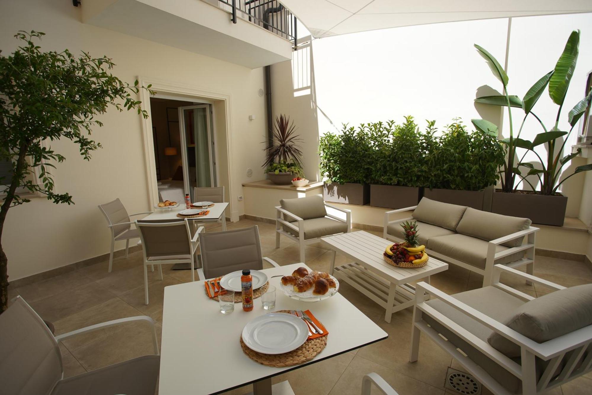 Palazzo Bibbi - Rooms To Live Reggio di Calabria Bagian luar foto