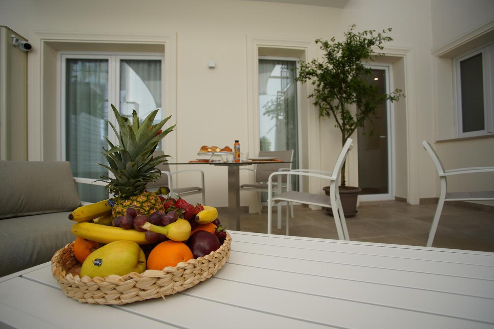 Palazzo Bibbi - Rooms To Live Reggio di Calabria Bagian luar foto